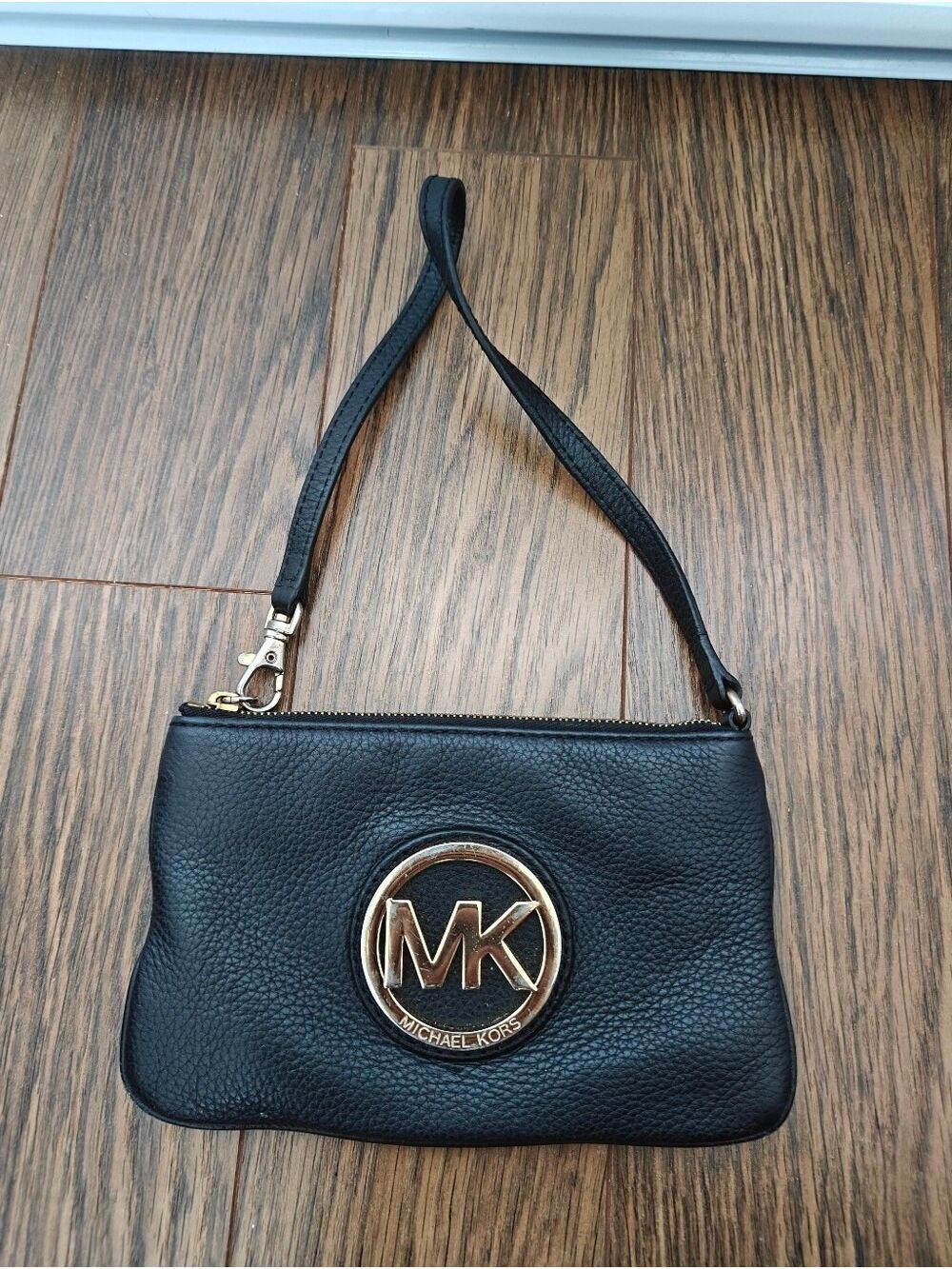 Michael Kors Black Leather Wristlet Gold MK Logo Zip Clutch 0779 - Picture 2 of 11